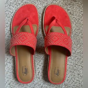 NWOT G.H. Bass sandals